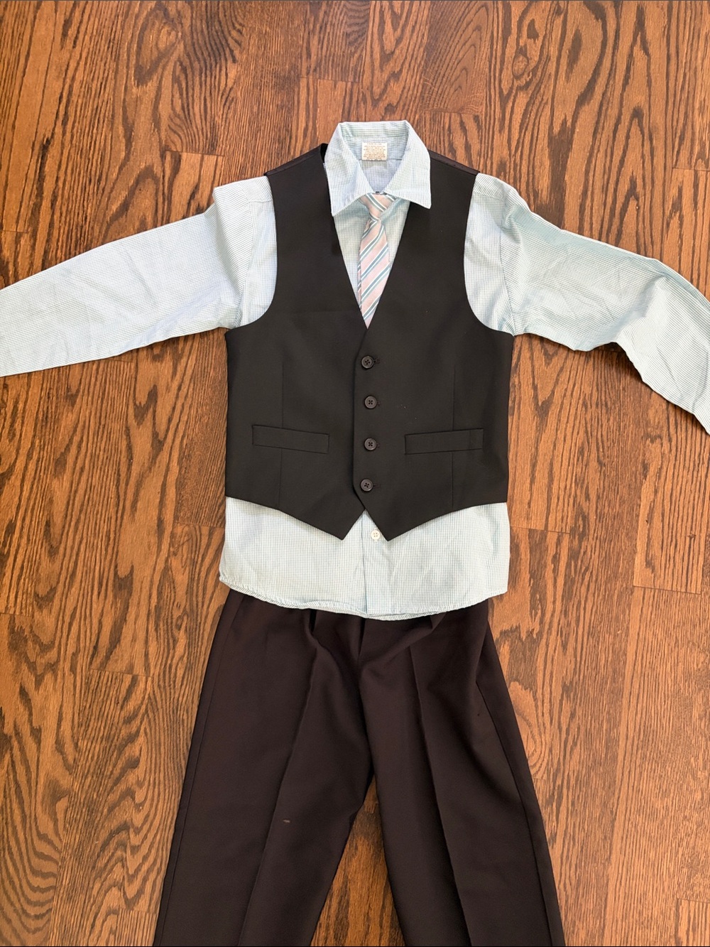 Van Heusen Boys Formal Wear 4 piece set Sz10